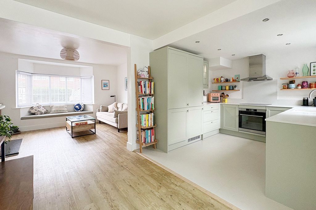 Property photo 1 of 18 Kitchen Dining Area