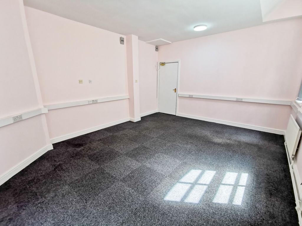 Property photo 3 of 4