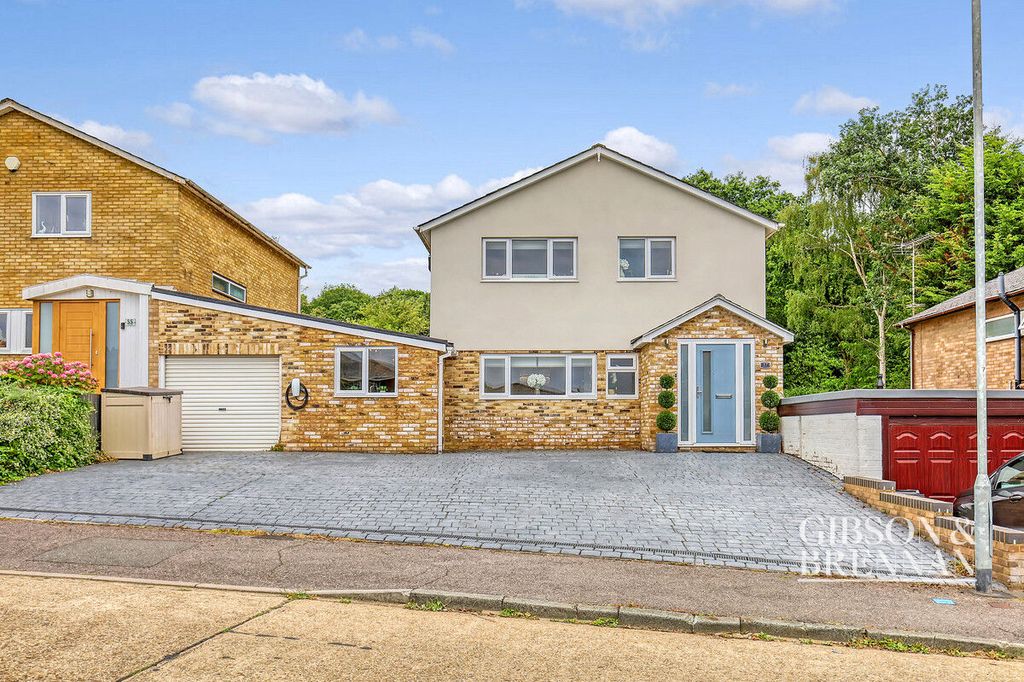 Property photo 2 of 28