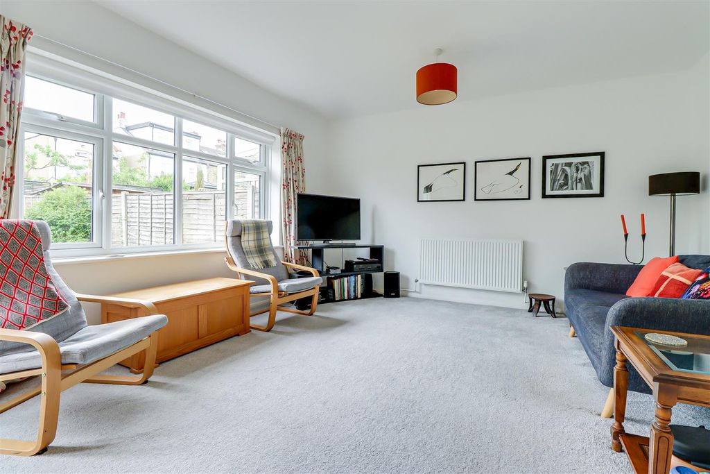 Property photo 3 of 19