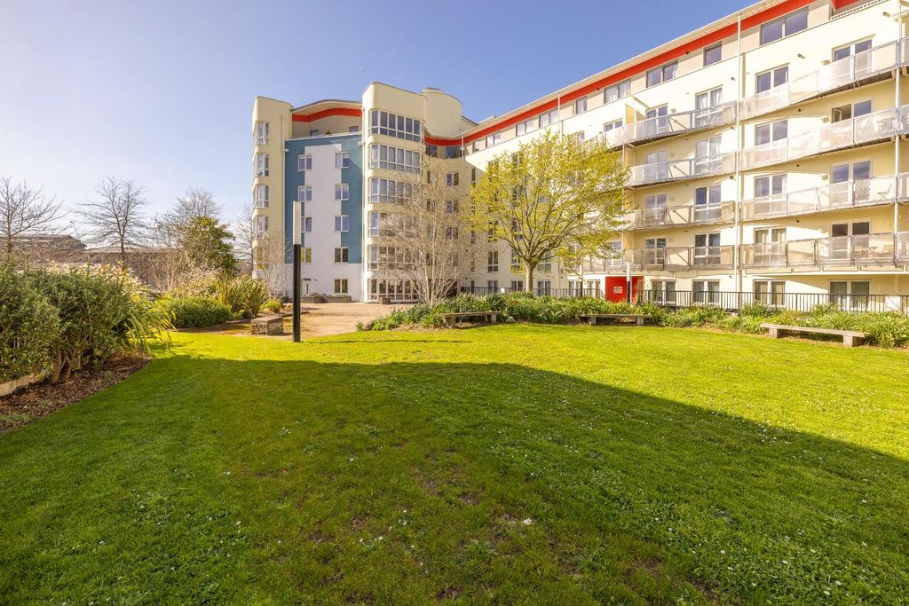 Property photo 2 of 20 Char8865.Jpg