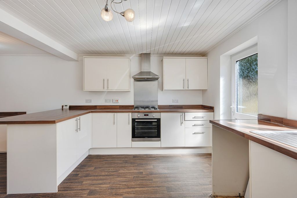 Property photo 2 of 21 5029275