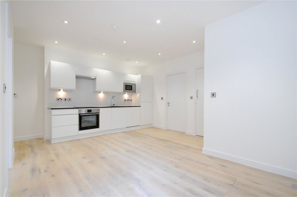 Property photo 3 of 9 Living Area