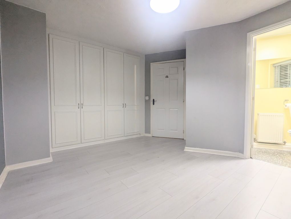 Property photo 2 of 7 Master