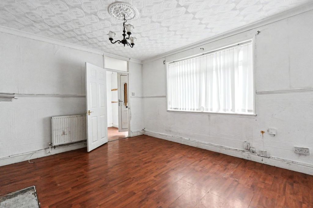 Property photo 2 of 21
