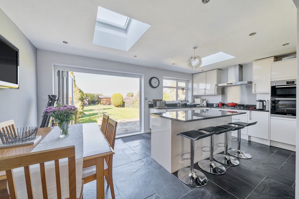 Property photo 2 of 21 1430611-10-69Bab8...