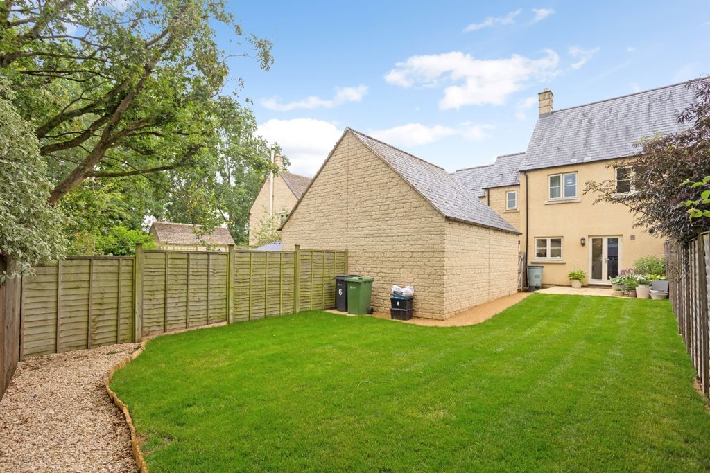 Property photo 1 of 15 6 Jacobs Piece 32...