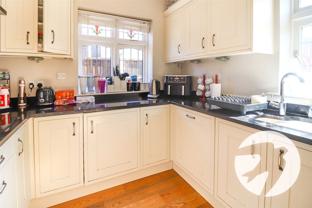 Property photo 3 of 16 Picture No. 05