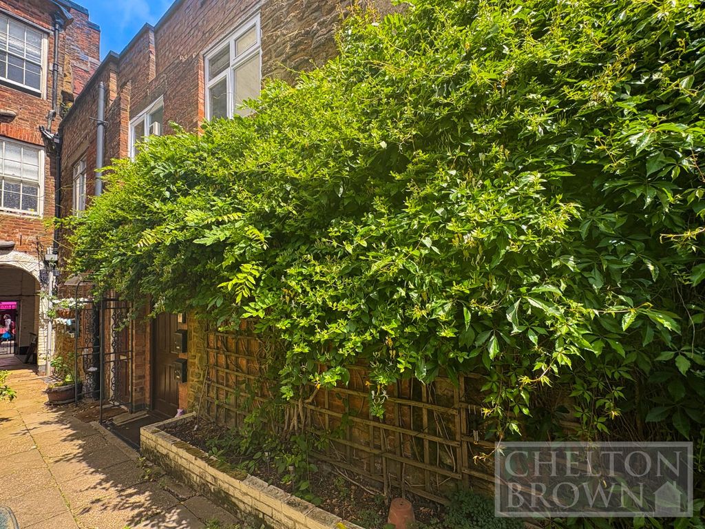 Property photo 2 of 16 Picture No. 04