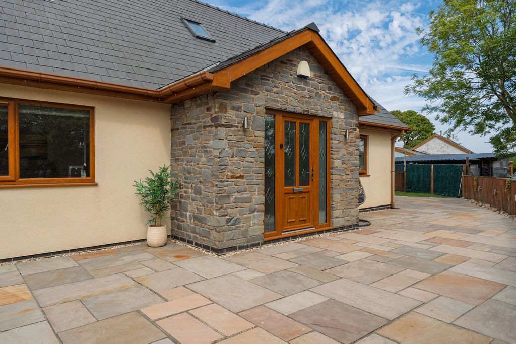 Property photo 1 of 34