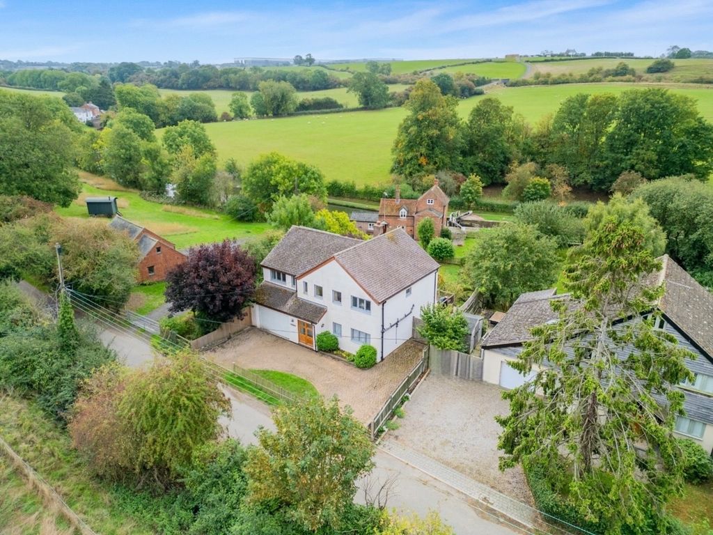 Property photo 1 of 40 4500301