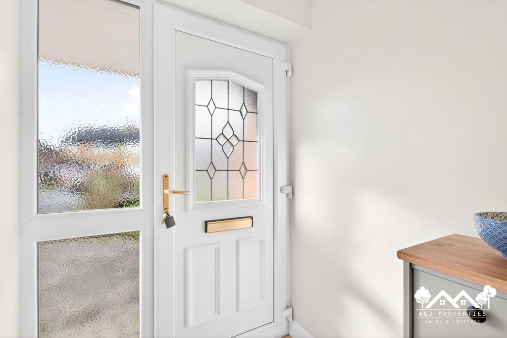 Property photo 3 of 46