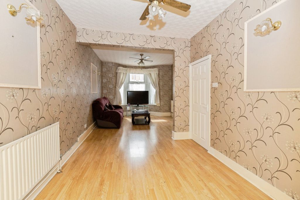Property photo 2 of 21 Photo