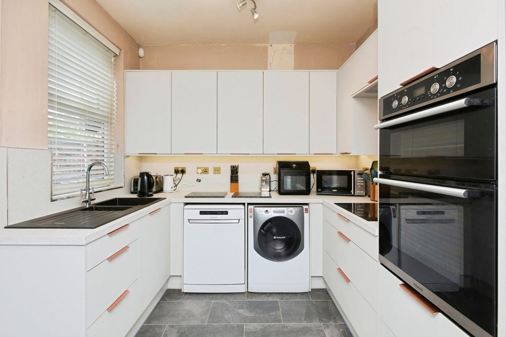 Property photo 3 of 18 Pbox-Img.Jpg