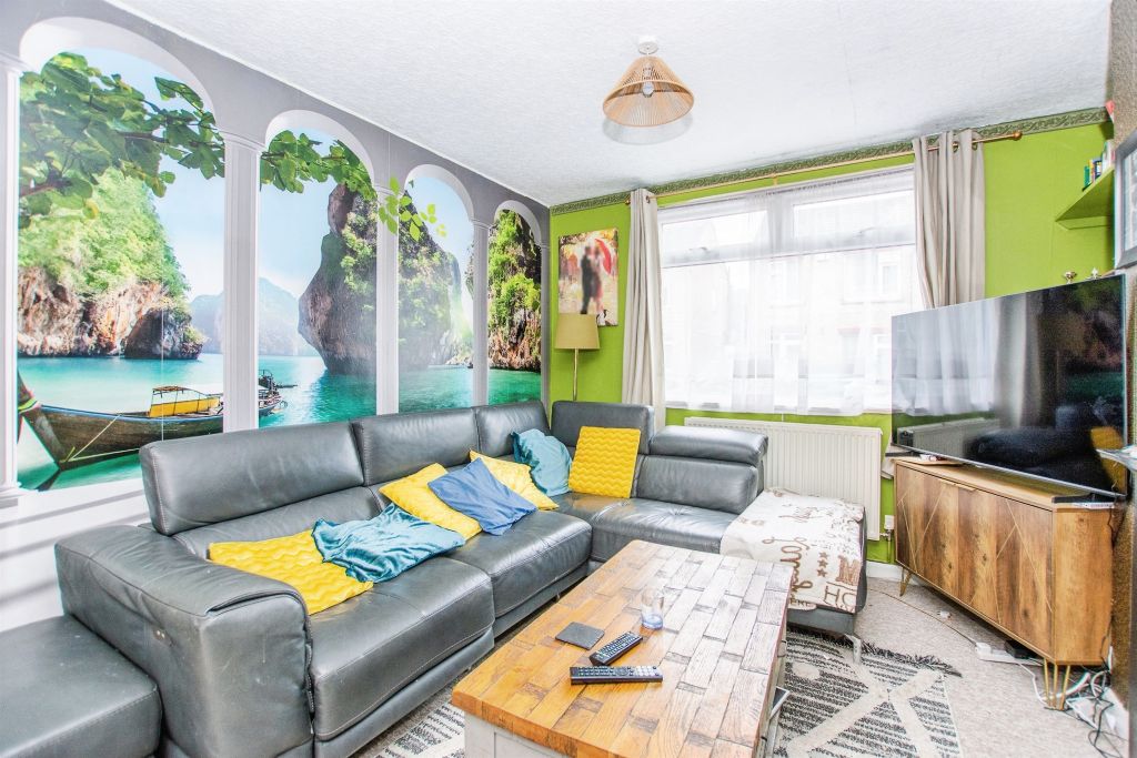 Property photo 3 of 17