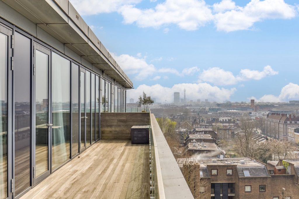 Property photo 2 of 17 Picture No. 26