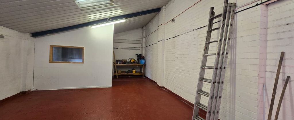 Property photo 3 of 6