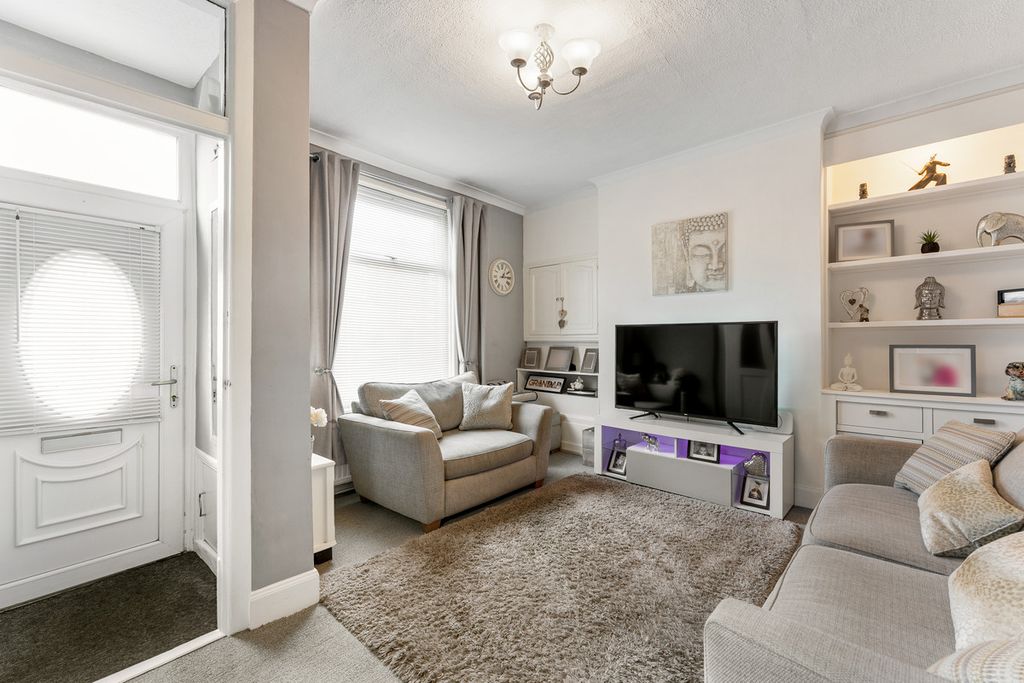 Property photo 2 of 21