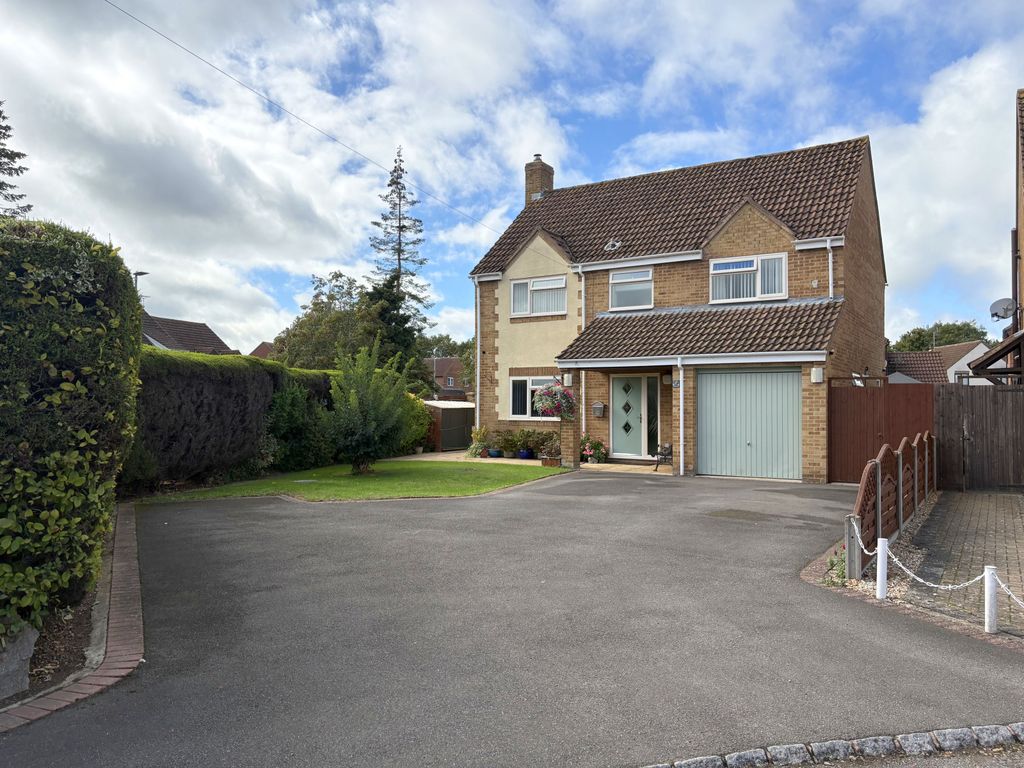 Property photo 1 of 20 4 Bedroom Detached House For Sale