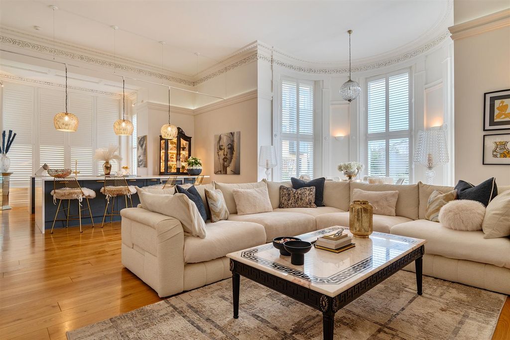 Property photo 1 of 20 Living Space