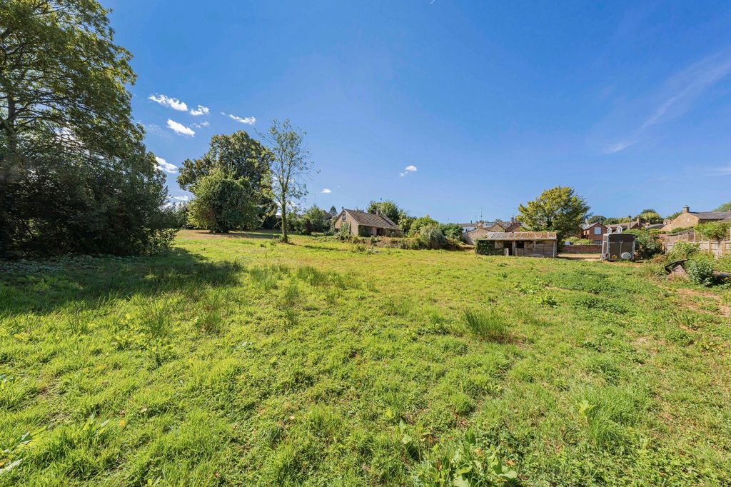 Property photo 3 of 8 Plot