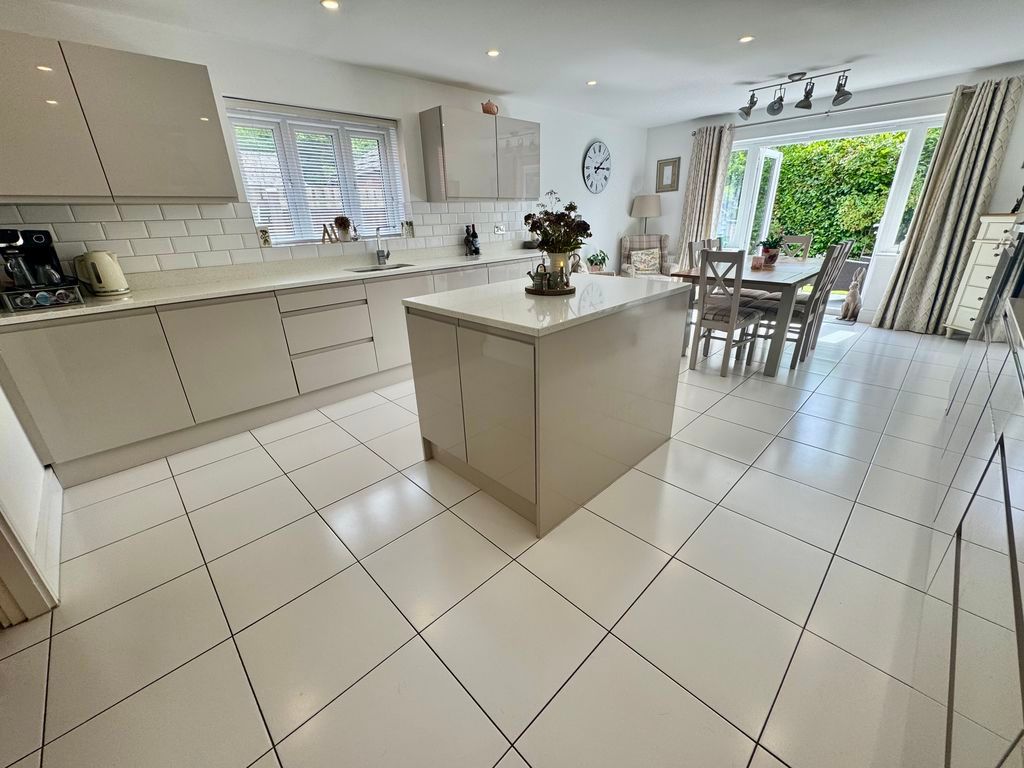 Property photo 3 of 39 Open Plan Dining Kitchen