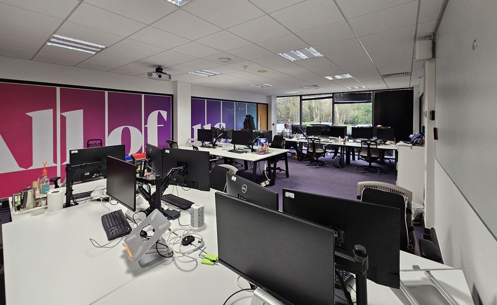 Property photo 3 of 7 006