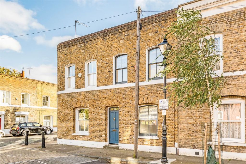 Property photo 1 of 12