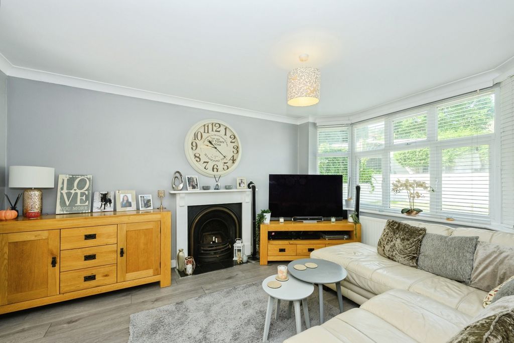 Property photo 2 of 19 Pbox-Img.Jpg