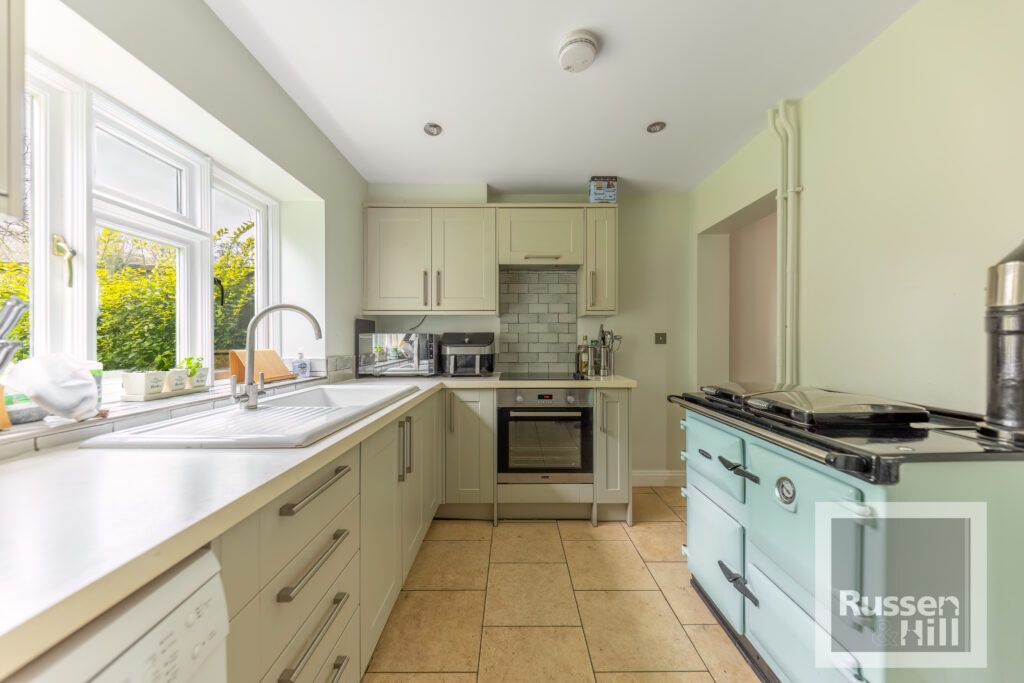 Property photo 2 of 40