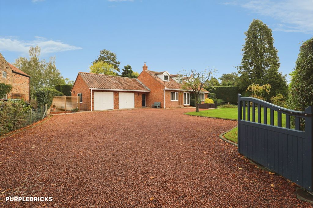 Property photo 1 of 32