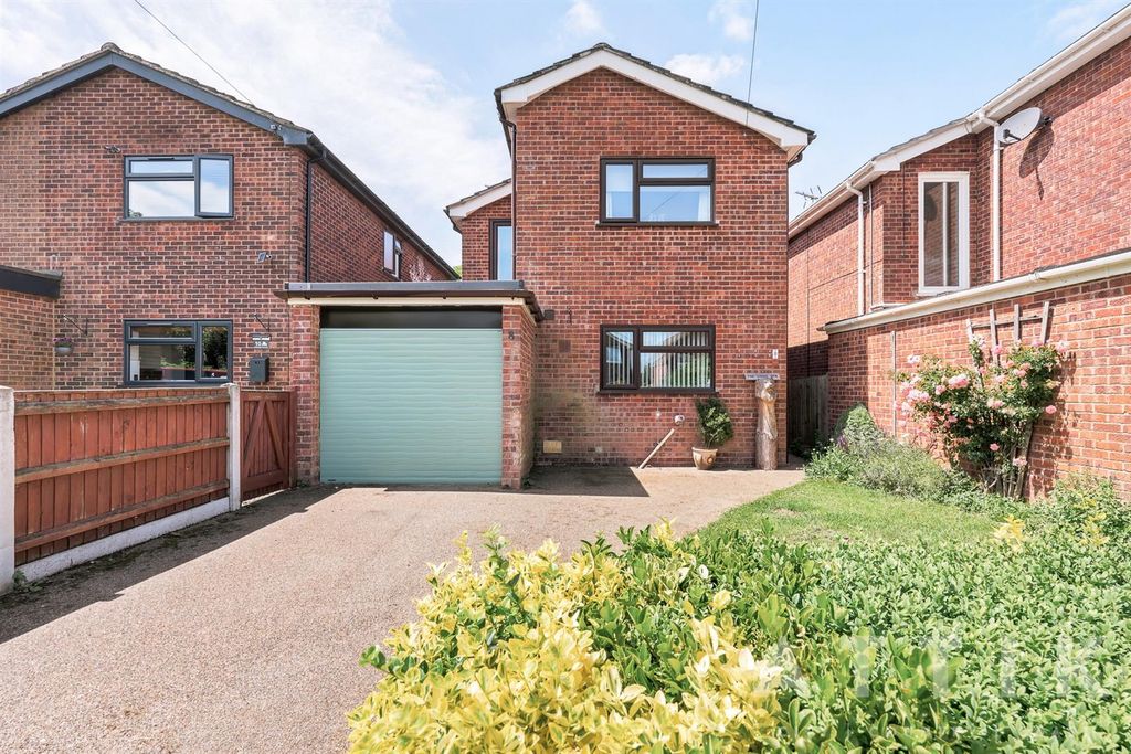 Property photo 1 of 31 Larwood_Way_002.Jpg