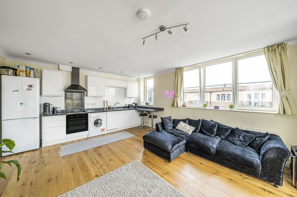 Property photo 3 of 7 977580 (2)