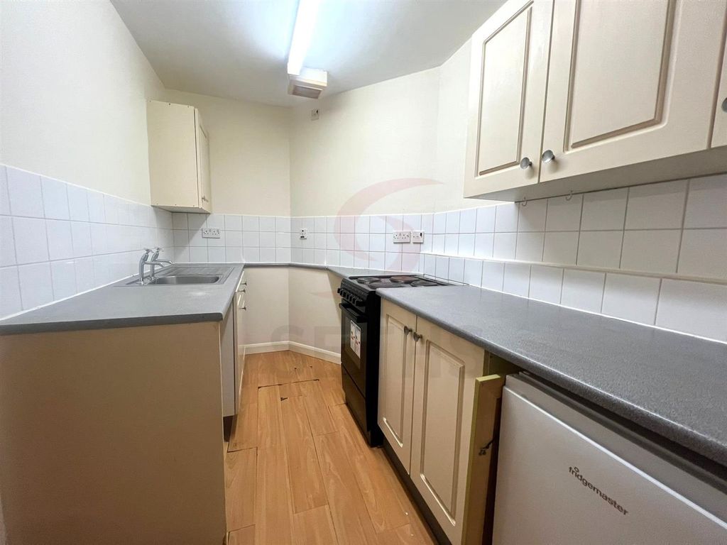 Property photo 2 of 5 Kitchen