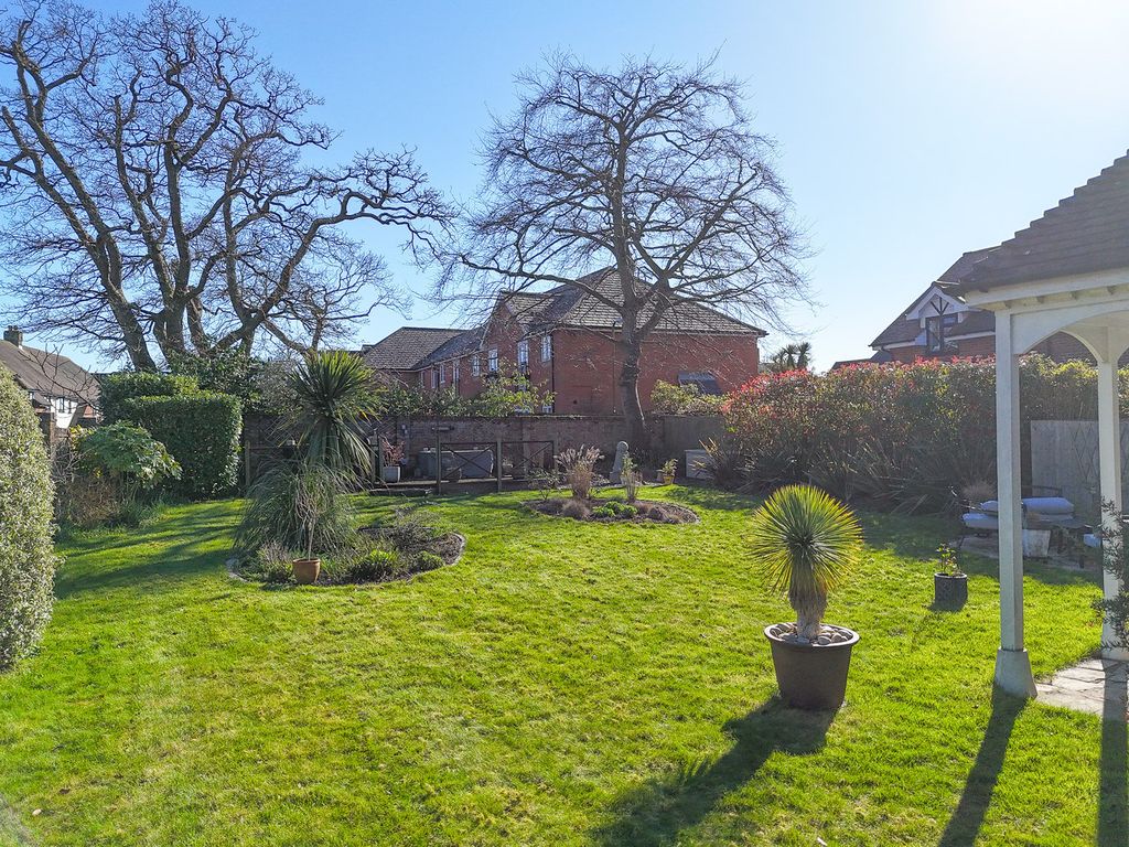 Property photo 3 of 24