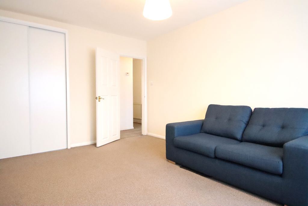 Property photo 3 of 8