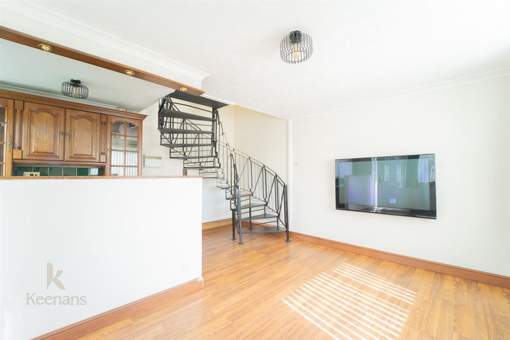 Property photo 3 of 16 2.Jpg