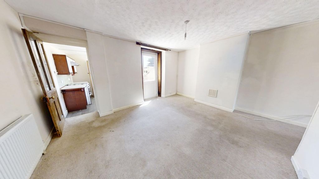 Property photo 3 of 18 Dining Room