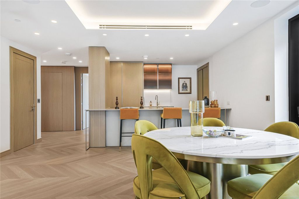 Property photo 1 of 18 Dining Area