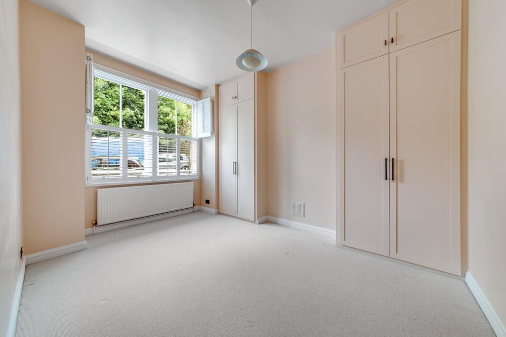 Property photo 3 of 12 86537-Jm-Propworld-24A Oaksford Avenue -36.Jpg