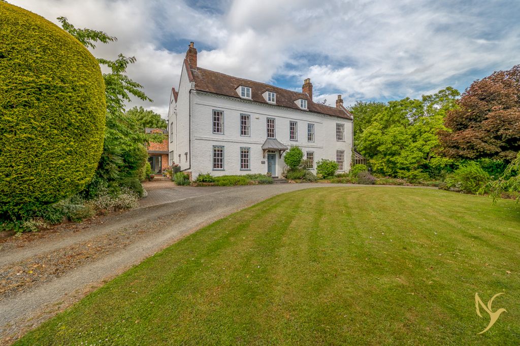 Property photo 1 of 38