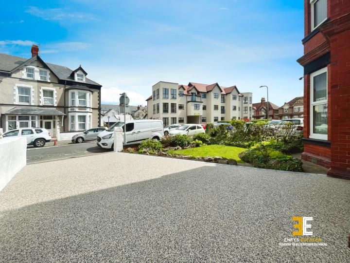 Property photo 2 of 45