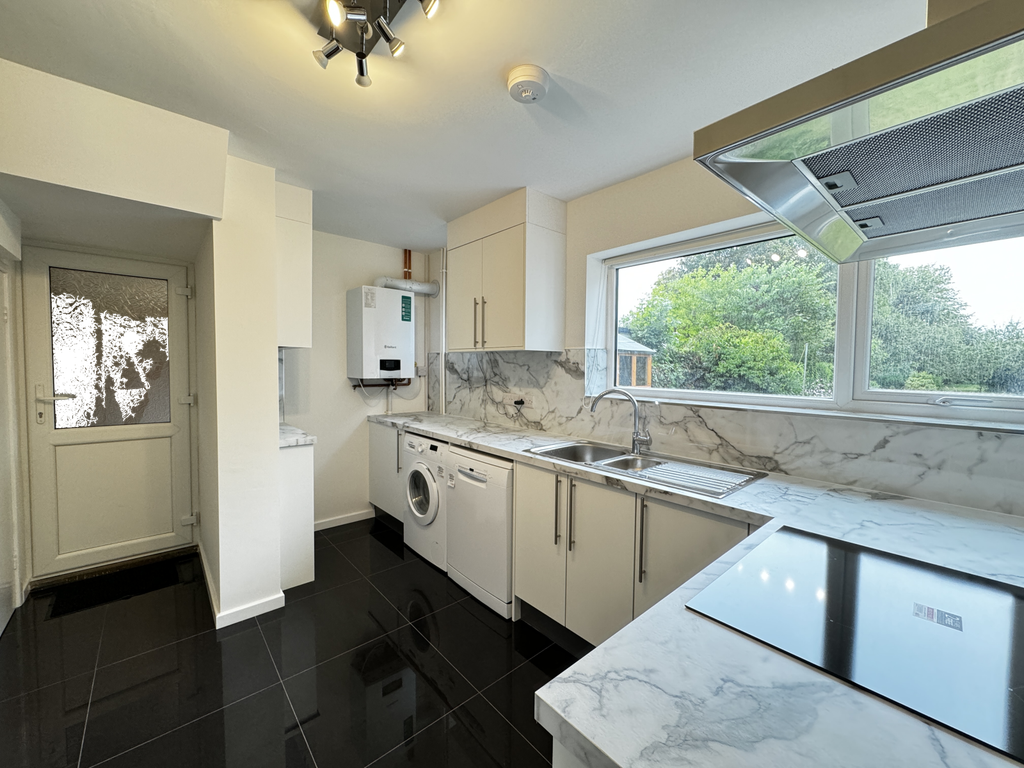 Property photo 2 of 16 Kitchen
