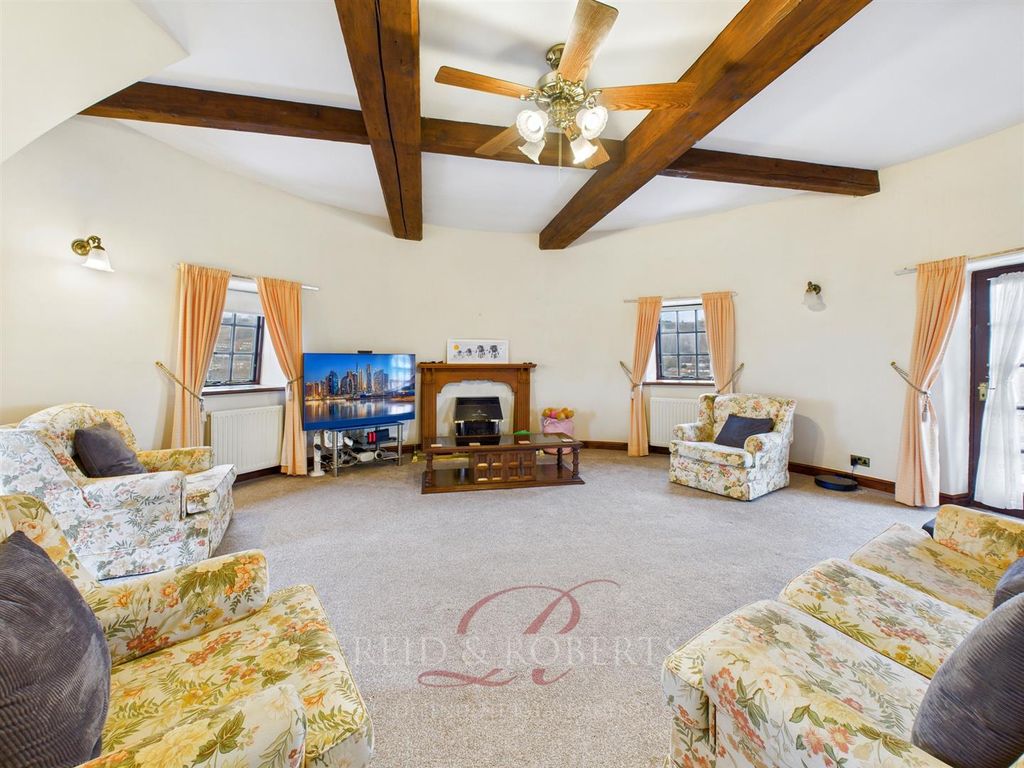 Property photo 3 of 37 Cam04884G0-Pr0110-Still018.Jpg