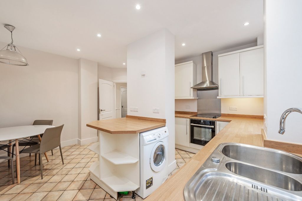 Property photo 3 of 14 Kitchen