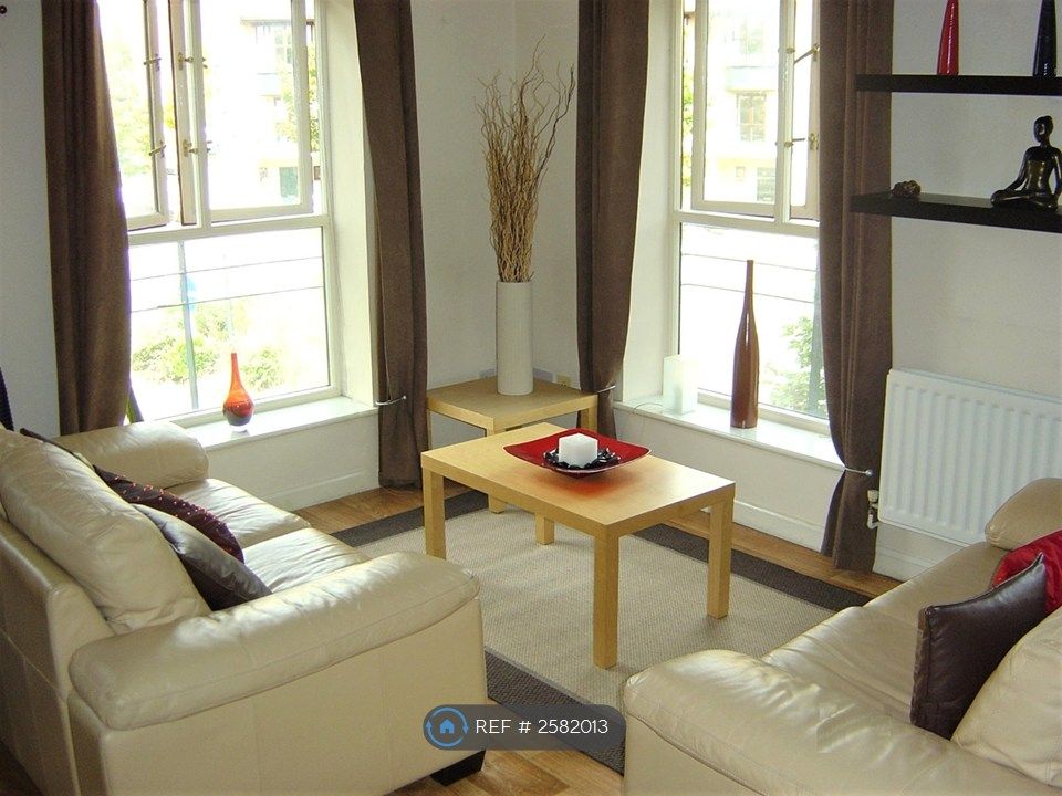 Property photo 1 of 28 Living Room