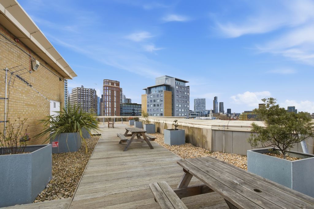 Property photo 3 of 9 Photo 8