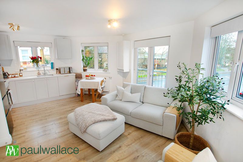 Property photo 2 of 9 Lounge