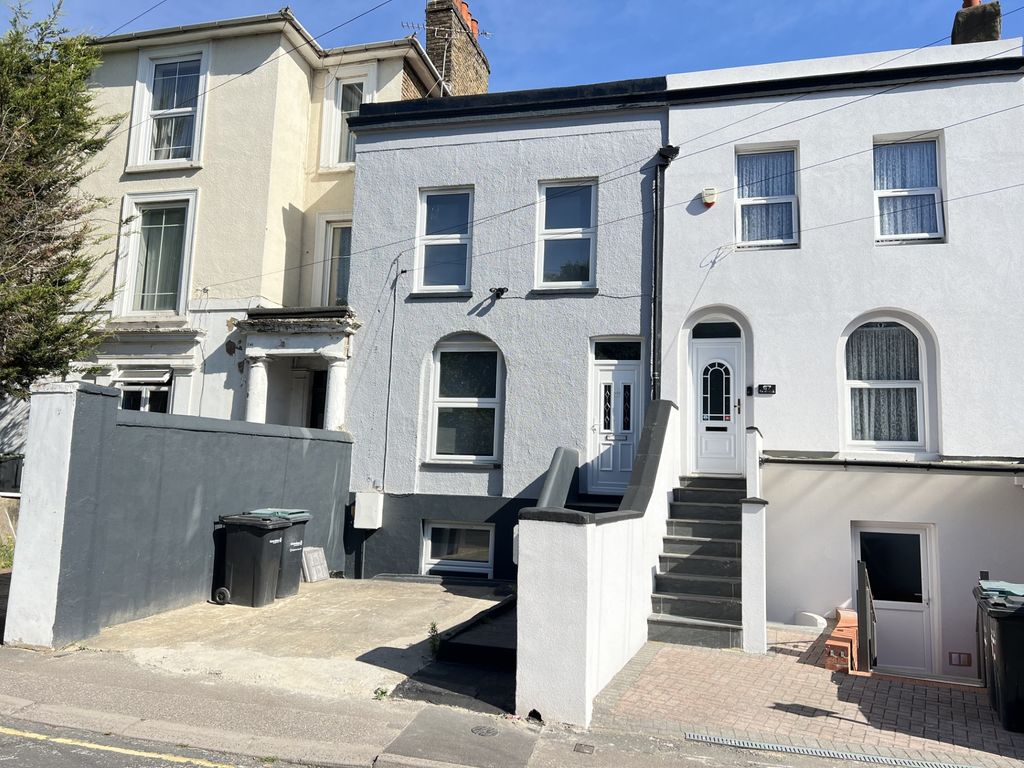 Property photo 1 of 6