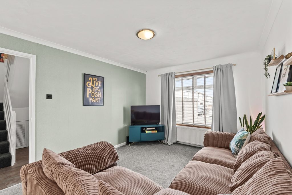 Property photo 2 of 26 4888253